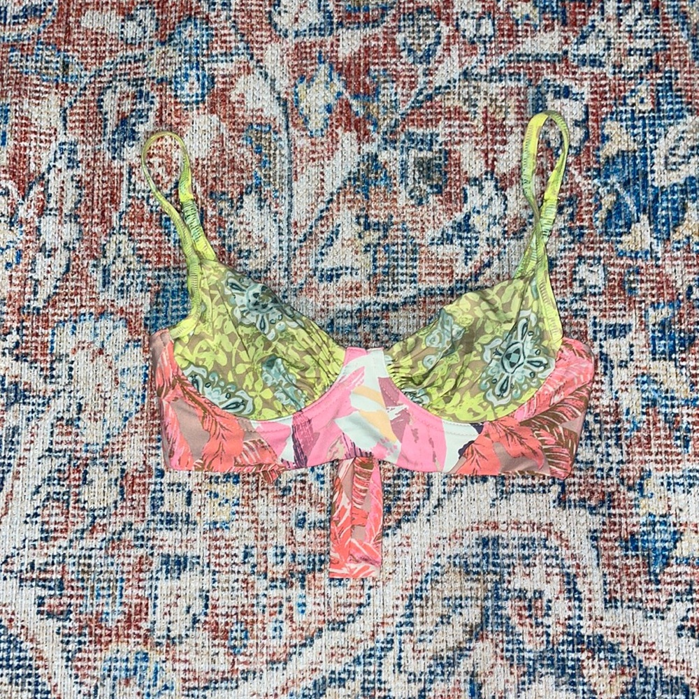 MAAJI Underwire Bralette Bikini Top SZ M VGUC